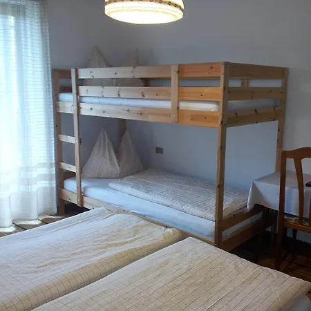 Grimmhof بيت ضيافة 2*